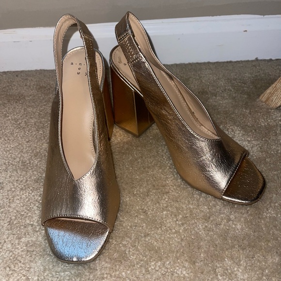 A New Day Rose Gold Heels - Picture 1 of 3